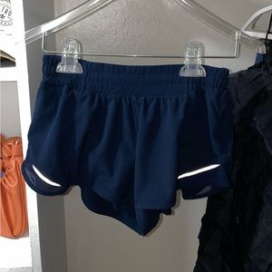 Lululemon Hotty Hot Shorts 2.5